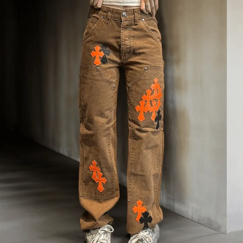 P310 💰 (Top version) Chrome Hearts brown logging orange multi-leather jeans. Multi-leather standard workwear jeans and ch jeans need to be washed and then disassembled and hand-stitched with sheepskin cross leather and then spliced to complete. The whole process is too many to explain. About Chrome Hearts This is an extremely luxurious fashion brand that can also be called the aristocrat of the high street. It has always been an exclusive brand for some hipsters or the rich second generation. Compared with ordinary high streets, it is more luxurious and noble. Compared with luxury brands, it has a more fashionable personality. It has always been a brand that I have a special liking for. Color: Brown Size: 28-30-32-34-36 (corresponding to S-M-L-XL-XXL)